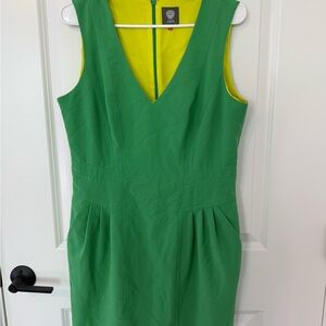Vince Camuto Vibrant Green V-Neck Mini Dress